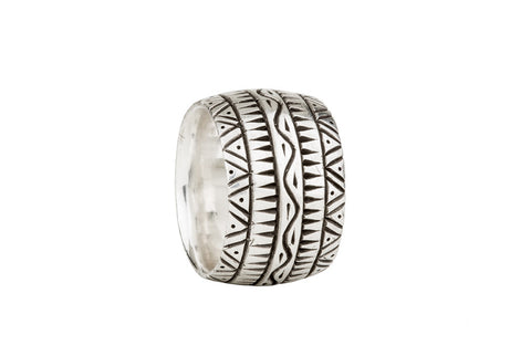 Dendra Band Ring